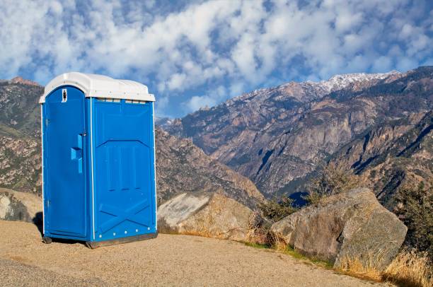 Porta potty delivery and setup in Tokeneke, CT